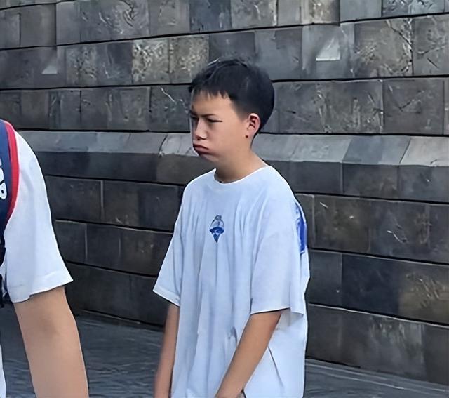 带孩子旅游就莫得不疯的,看完挑剔区网友们的阅历,引起深深共识